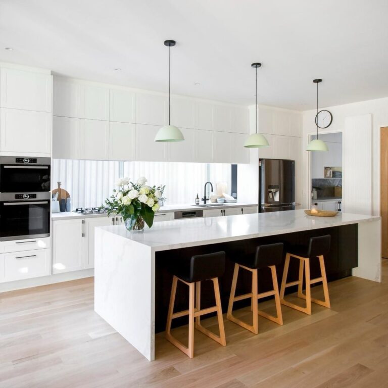 picture of a white colored benchtops with charis