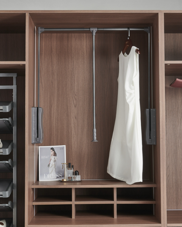 Liftable Clothes Holder